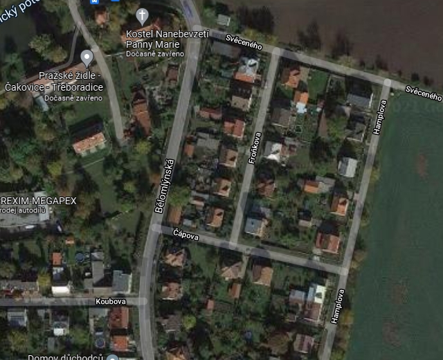 Chodn&iacute;k v ulici Běloml&yacute;nsk&aacute; II.