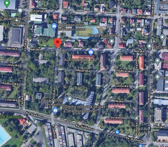 Chodn&iacute;k v ulici Dyjsk&aacute;